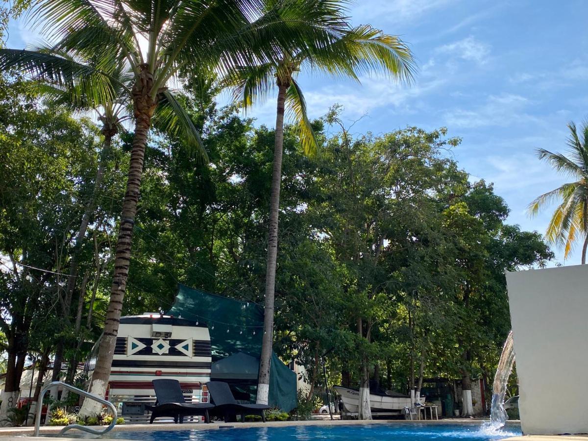 Delias Trailer Park Hotel Rincon de Guayabitos Buitenkant foto