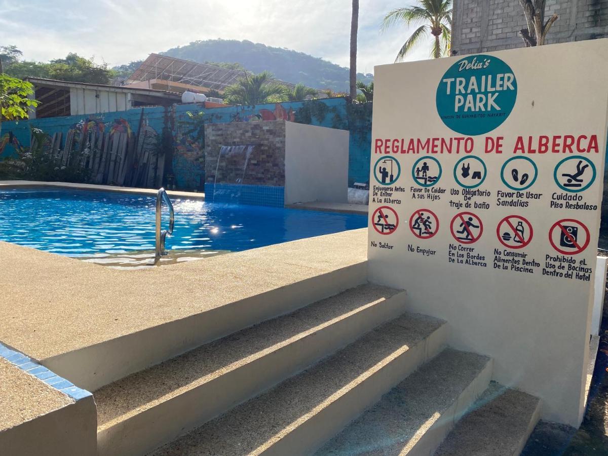 Delias Trailer Park Hotel Rincon de Guayabitos Buitenkant foto
