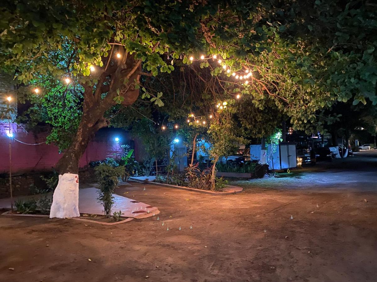 Delias Trailer Park Hotel Rincon de Guayabitos Buitenkant foto
