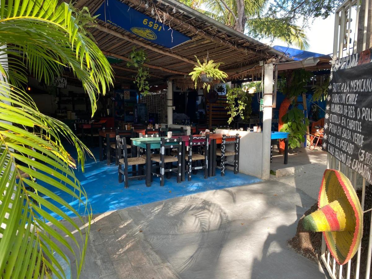 Delias Trailer Park Hotel Rincon de Guayabitos Buitenkant foto